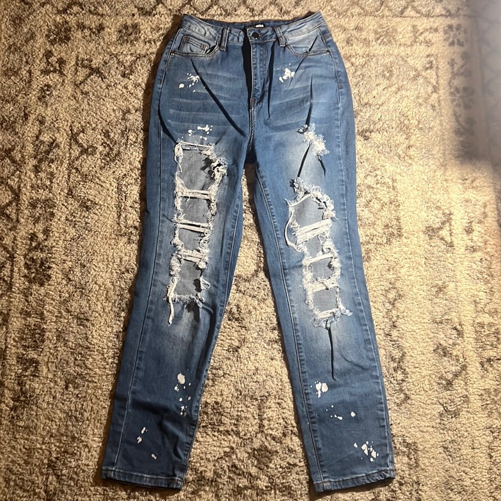 Fashion Nova ripped mom jeans